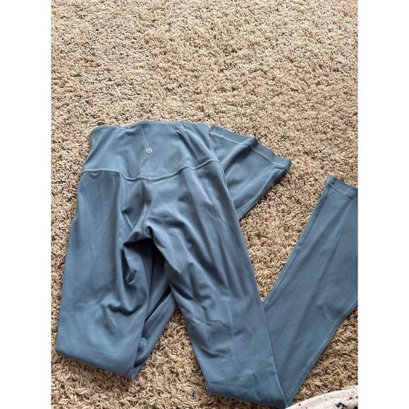EUC Lululemon Athletica Blue Flared Leggings Size 2 - Picture 2 of 3